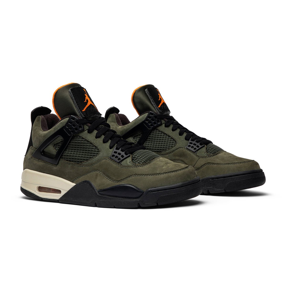 JustFreshKicks's tweet photo. UNDEFEATED x Air Jordan 4 Rumored for This Year 😲 https://t.co/3wnnGrbYAC https://t.co/MFgbWBV1z6
