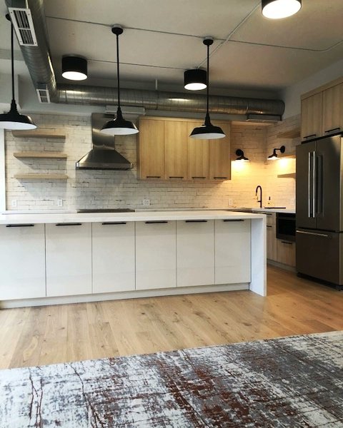 WPWoods's tweet photo. Sleek Storage ๐
We're digging the use of our Premline Avorio Gloss panels for the cabinets on this island!
Designed by Arc Interiors
#featurefriday #design #interiordesign #madeinitaly #premline #kitchendesign #customkitchens #customcabinetry #kitchen #kitchenisland https://t.co/qvuv0djibL