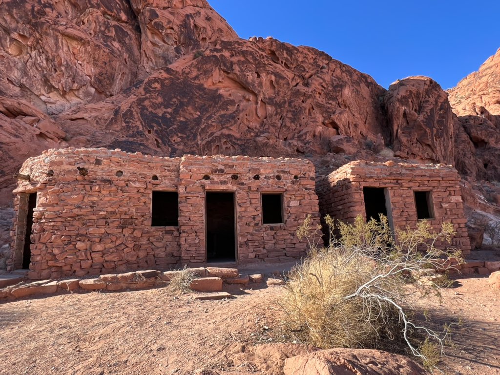 Rangersgal4's tweet photo. Spent the weekend in #thevalleyoffirestatepark. I know call it the Valley Of Desire, because I want to go back! https://t.co/F673KukD5k