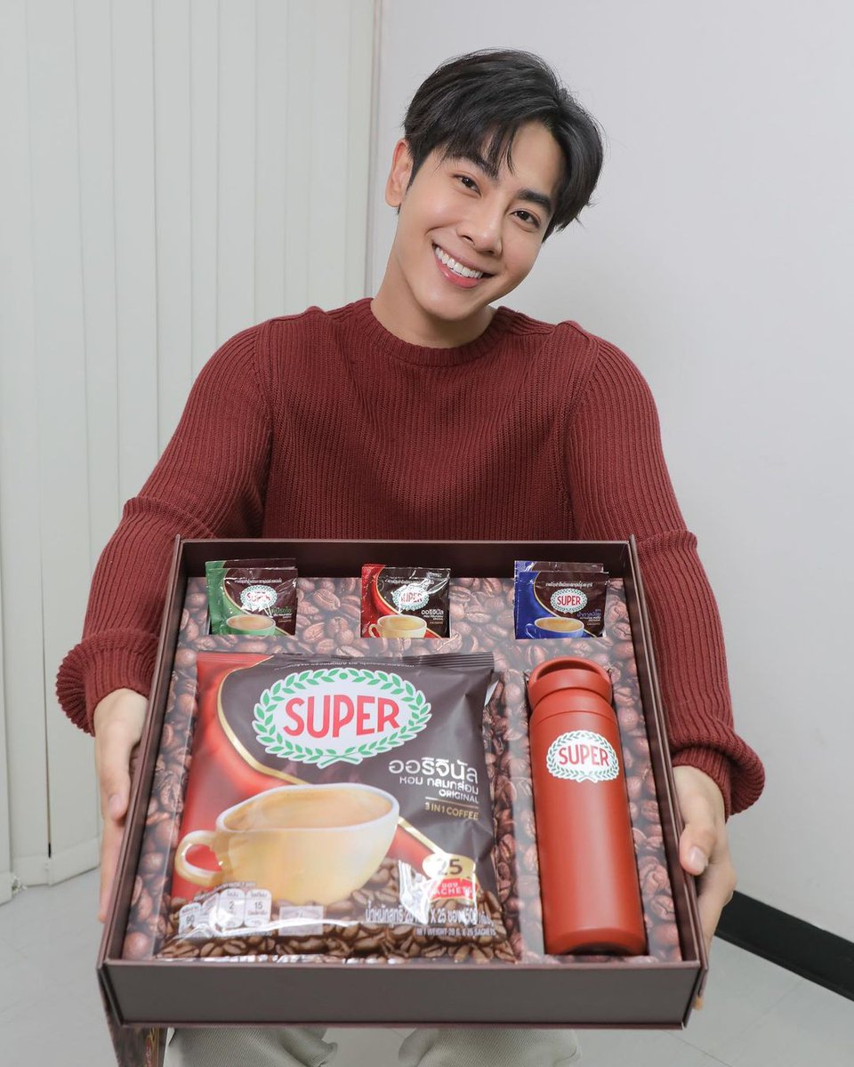 EarthMixMX's tweet photo. [📷] 05.02.22 🌏🐱🇲🇽

Apoyar las publicidades de los chicos en IG y Twitter es muy importante 🤗 Esto ayuda a que sigan obteniendo ganancias y contratos. 

¡No olviden dejar sus 🤍 y comentarios en sus post! +

#EarthMix 
#ซุปเปอร์กาแฟโฉมใหม่
#ซุปเปอร์กาแฟโฉมใหม่รสชาติไม่เปลี่ยน https://t.co/ls9s0OCazS