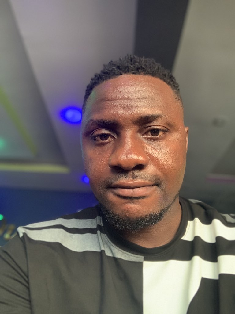 doublefish00's tweet image. Me trying to be happy