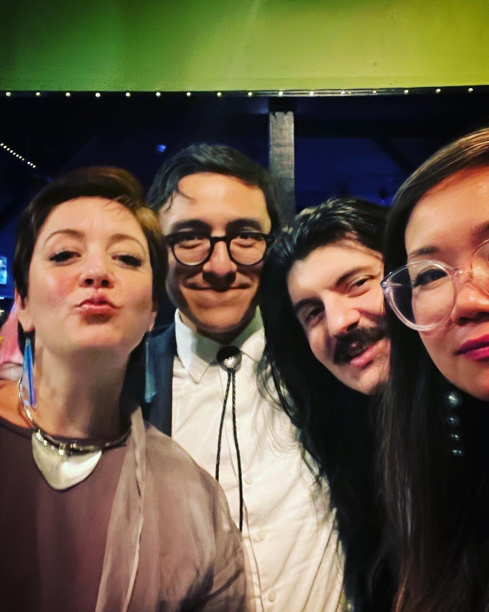 carolinesinders's tweet photo. When the mood board said bisexual lighting and a wild field at the intersection of art and technology @flexlibris @ameliawb @xychelsea @janusrose @zoodzilla @huertanix @suengo @EmilyGorcenski https://t.co/T6bIj3VI0X