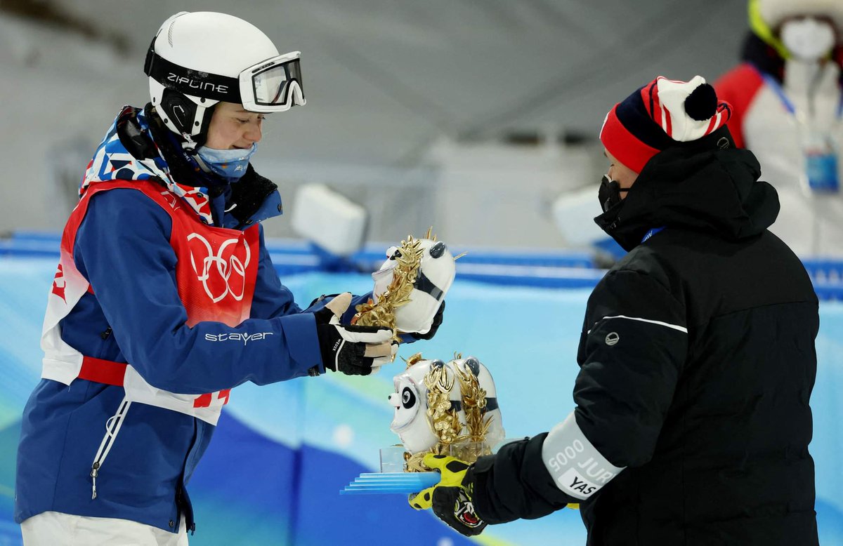 MascotFanPe's tweet photo. 📷 Un vistazo a los #BingDwenDwen que entregan a los atletas que consiguen podio en los Juegos Olímpicos de Invierno #Beijing2022 https://t.co/gb370nqb3h