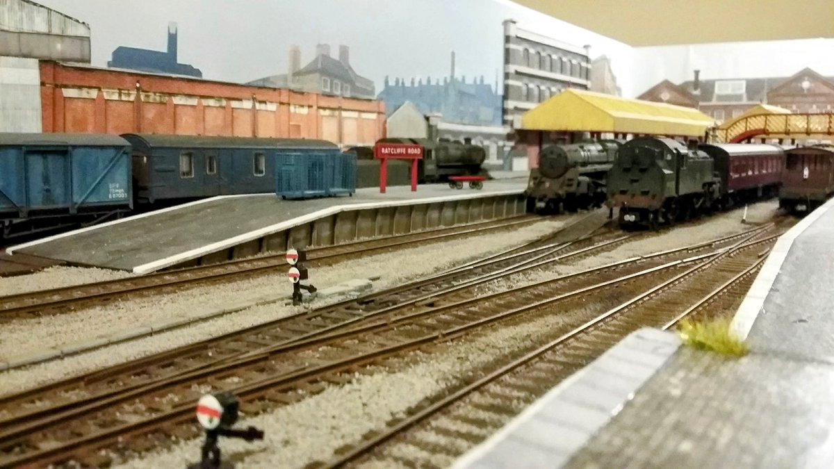 amodelguy's tweet photo. It's #SteamSunday or #StandardSunday on #RatciffeRoad this week...you choose #TMRGUK ๐ท๐ https://t.co/rRvI1CnQmd