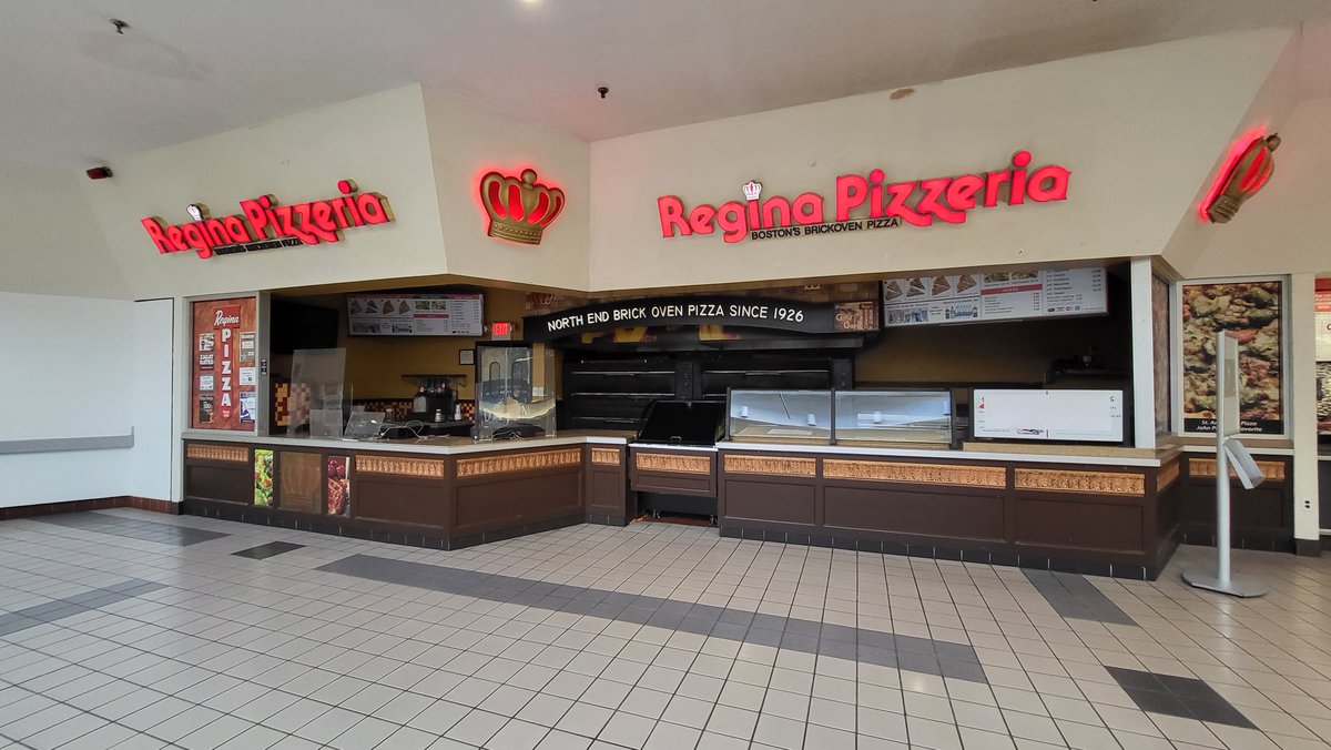 IrishEyesPhoto1's tweet photo. FYI @ReginaPizzeria in the #Libertytreemall #Danvers has closed it's doors @mariastephanos @MarcHurBoston @PatrickMBoston @WickedBitesTV @PhantomGourmet @DiningPlaybook https://t.co/EjfyOkPiFy
