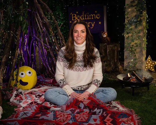 RoyallyBelle_'s tweet photo. The Duchess of Cambridge will read a bedtime story on CBeebies next weekend! 

How cute does she look? I can’t wait!😍 https://t.co/NB80jnrqic