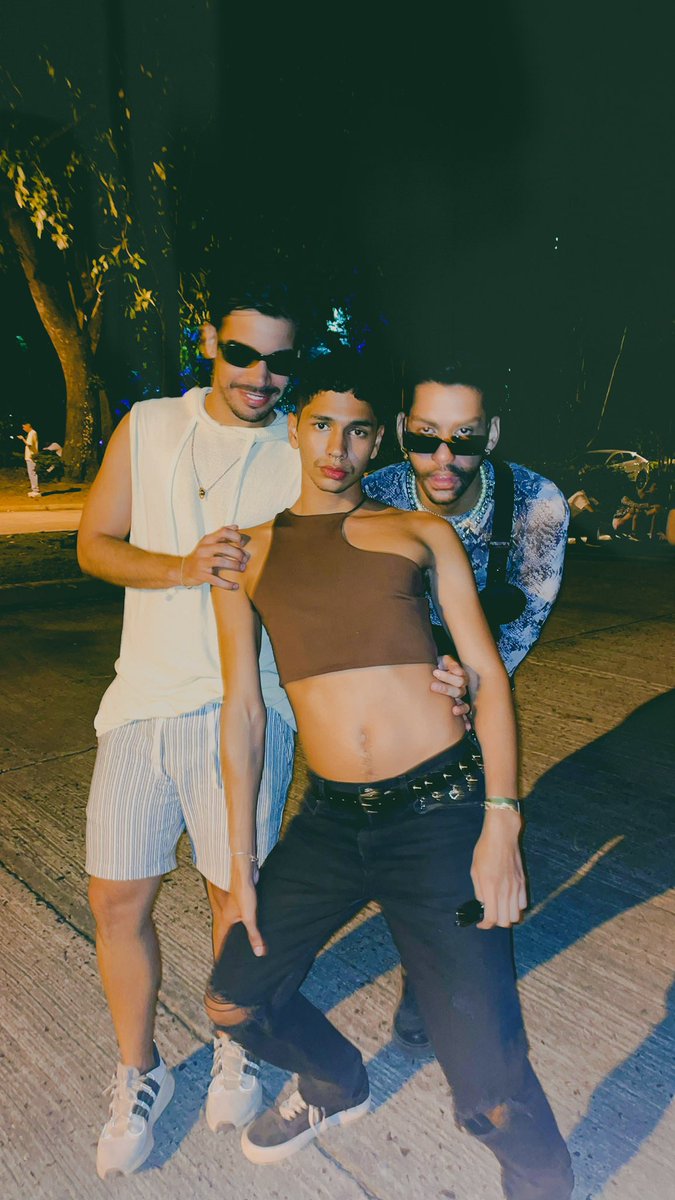 LOREMna IPSUMpark tweet media