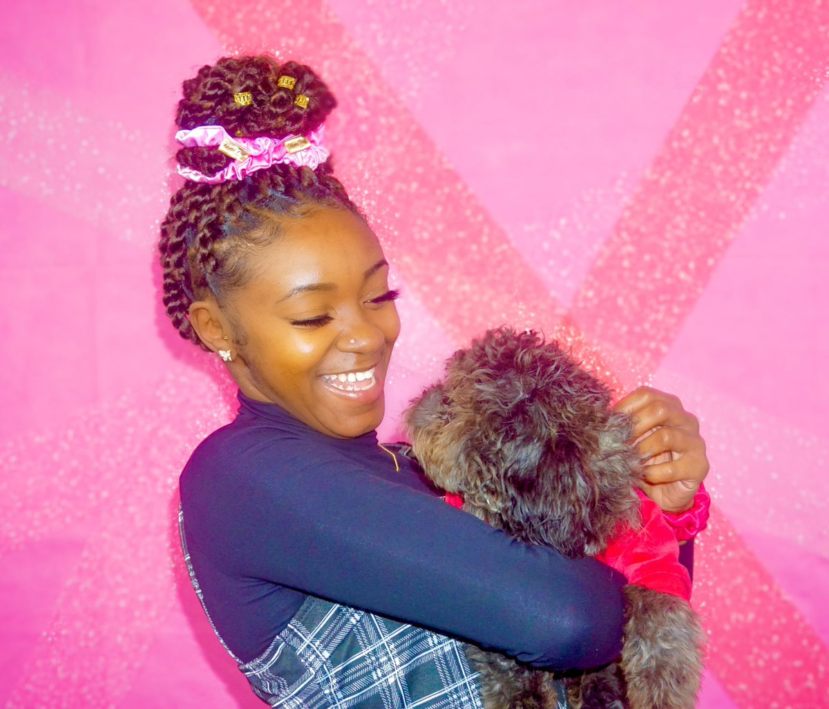 nomipuff1's tweet image. We’re OBSESSED with our Love Notes Bundle 💓🥰 Get yours this Valentine’s Day  Season •••
nomipuff.com 
•••
The Love Notes Collection💕💅🏽
* Sweet Kiss
* Mi Amor
* Adore Me 
*Xoxo
•
 • All Nomi Puffs are specially hand-crafted and created with Love !
#NOMIBABE