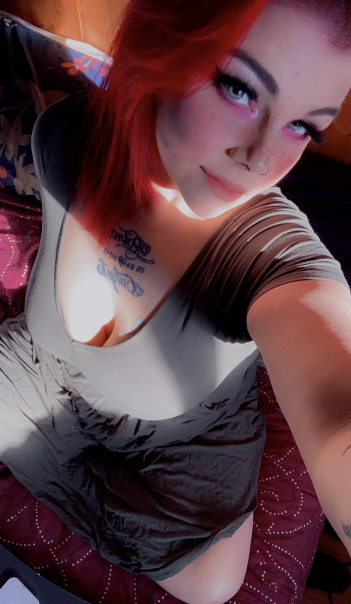 RubyBunny19's tweet photo. Oh hai 👋 I’m back from an unexpected hiatus 😅 but things are starting to look a bit brighter so I’ll be posting more frequently 😘 love you all! #onlyfans #onlyfanscanada #imback #newcontent #MotherlandFortSalem #monkeyshines2022 #lucakaneshiro #Days #TheWheelOfTime https://t.co/F9Ig3nmGcF