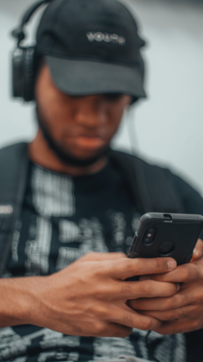 KidsHelpPhone's tweet photo. It’s OK to say you’re not doing OK.

If you need support, we’re here for you 24/7.

Young people text TALK to 686868 and adults text WELLNESS to 741741.

#LetsTalk | #MentalHealthMatters https://t.co/Nl787ttJsM