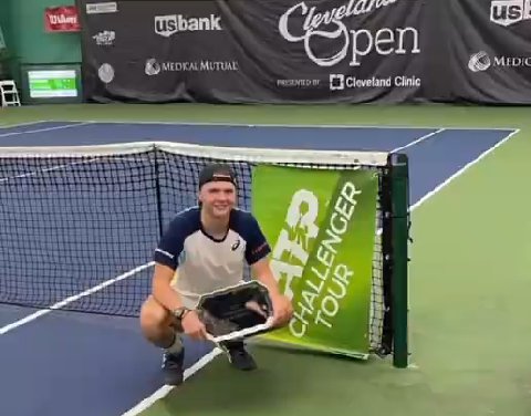 Not_Esportivas's tweet photo. ATP Challenger!
Parabéns ao tenista campeão o suíço @DominicStricker (🇨🇭) que conquistou o @ATPChallenger de @CLEChallenger nos Estados Unidos, conquistando o segundo título de challenger na carreira
#ATPChallenger #tennis #DominicStricker #USTA #CLEChallenger https://t.co/GcYHtfXlgY