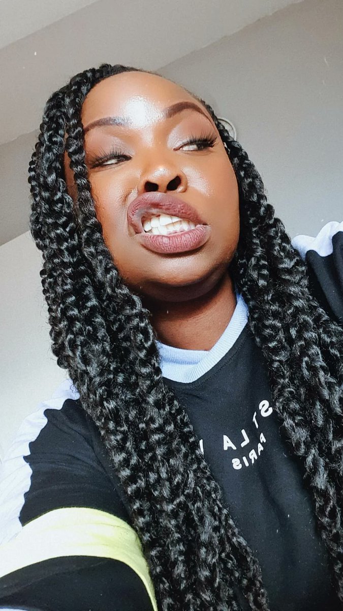 queenphariah's tweet photo. Thinking of what i should write about next🤔 https://t.co/RSUwM97F2L