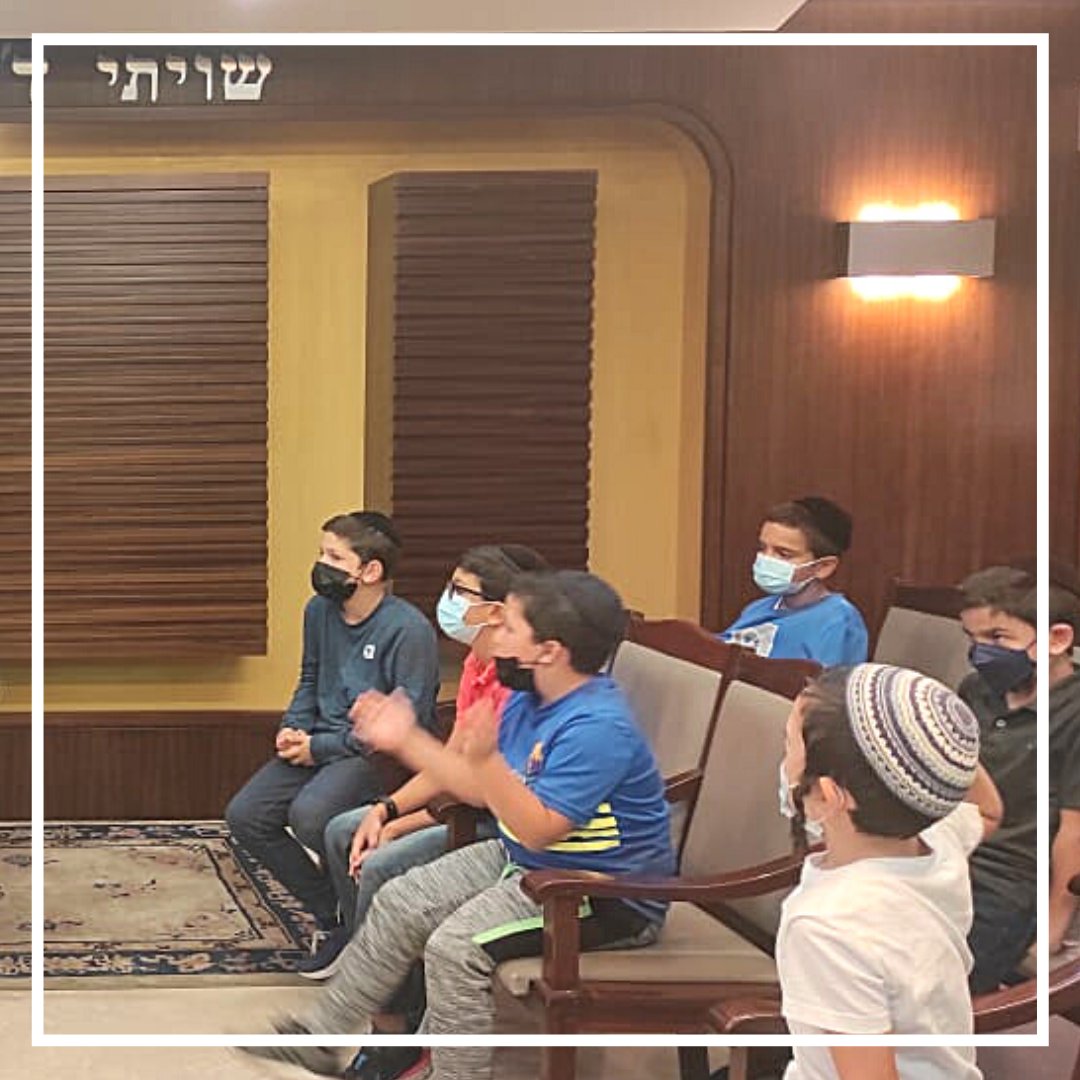 AIV_Vzla's tweet photo. Shiur para los niños, con el Rab Jacobo Benzaquen. De domingo a jueves, desde las 6:15 p.m hasta las 7:00 p.m ¡Habrán golosinas y premios!🎉✨

✡️
#AIVInforma https://t.co/ZcBNwEzYr1