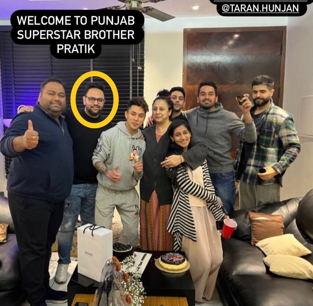 NehaIsl89986997's tweet photo. 1sec ke liye laga @JThakers hai 😭
#PratikSehajpal #PratikFam https://t.co/j5htk6HX6X