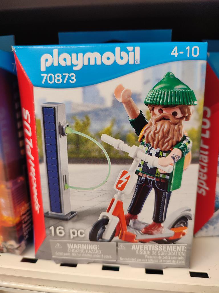 jeremietoj's tweet photo. L’Union ils sont même pas encore champions et ils ont déjà leur playmobil, quel soft power de dingue…#leclubdusytème #pardon https://t.co/dYzZiJI5DD