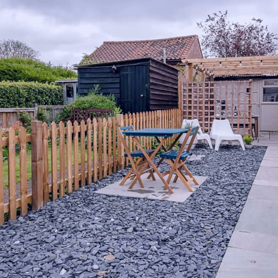 dogholidaysuk's tweet photo. βThe English countryside is the most staggeringly beautiful place π. I can't spend as much time there as I like, but I like everything about itβ @guyritchie
Enjoy Chestnut Terrace with your dogs, Long Melford https://t.co/UxxcR1nx1A
#dogfriendly #cottagebreak #dogsoftwitter https://t.co/8QsTCn6R70