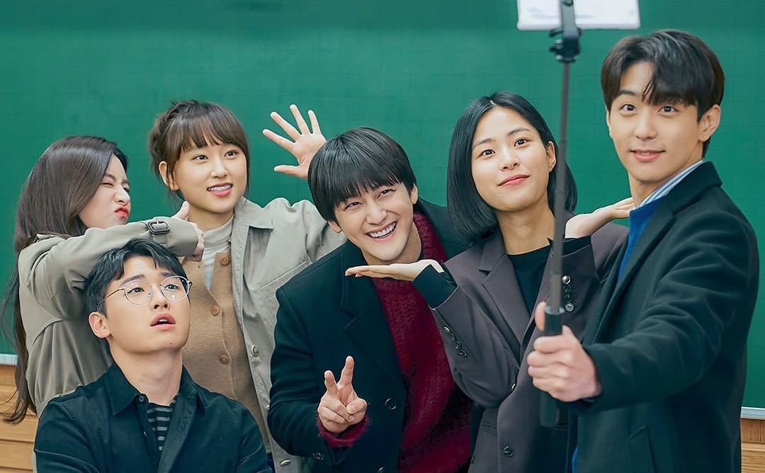 sro868's tweet photo. نحتاج كيدراما تعطينا سكواد بنفس حلاوتهم 😩 https://t.co/uN565jmwHn