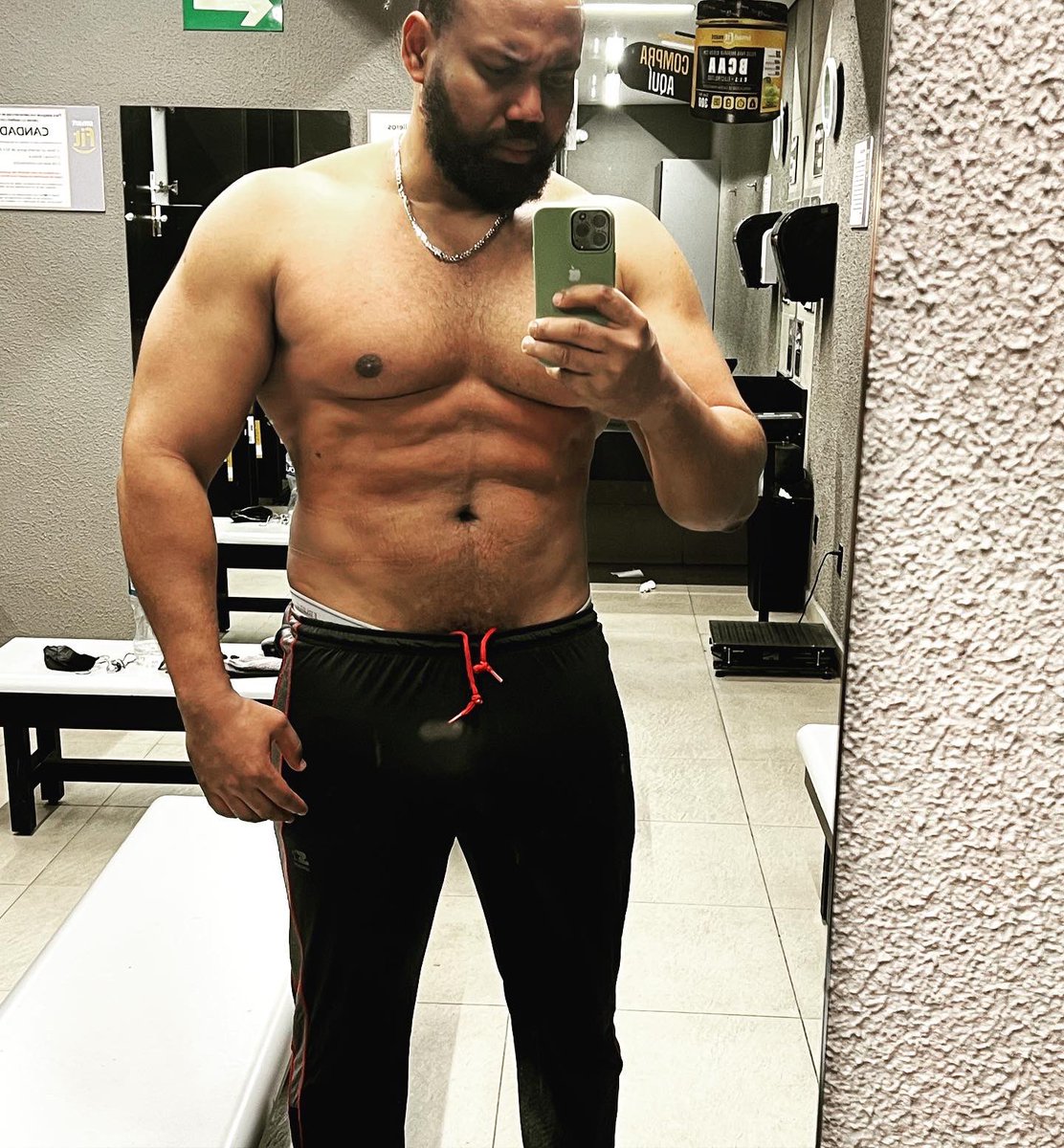 StanliPolo's tweet photo. Primera semana del reto 0 carbohidratos. Faltan dos semanas mΓ‘s. Target 5kilos de grasa abajo. πͺ #dominicanmuscle https://t.co/xDPqZL7oUs