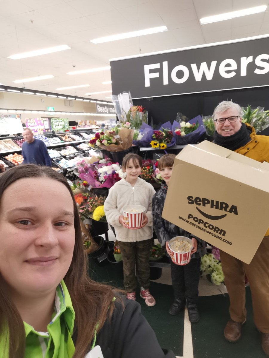 A big thank you to Donna and ASDA, Civic Centre, for gifting us a big box of goodies for our screenings! After the photo I had to prise the buckets of popcorn from Bethany and Blake! 🍿🍿 @togetherand1 @wythenshawe_chg @asda @BlockCinema @CllrMaryM