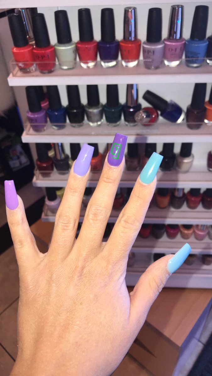 elmfel's tweet photo. YALL ITS MY 18TH BIRTHDAY!!! and my present was getting my nails done karl themed!!! @KarlJacobs_ @honkkarl @THEHONKBOY https://t.co/mNAMDeMzLR