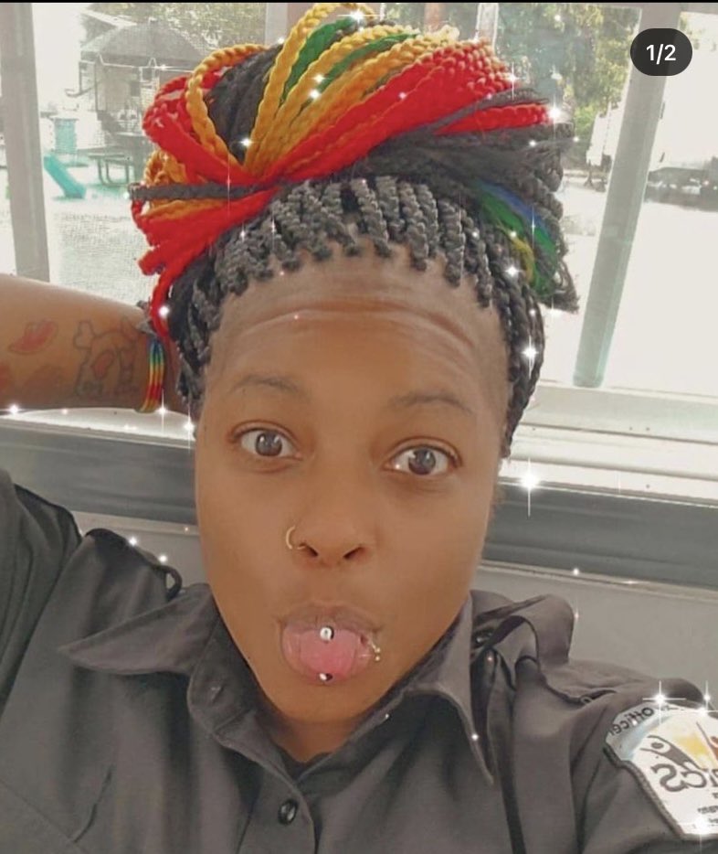 Nich0le814's tweet image. I do this braid thang! #BoxBraids #LaBraider #LaBoxBraids 
styleseat.com/deenicholebrai…