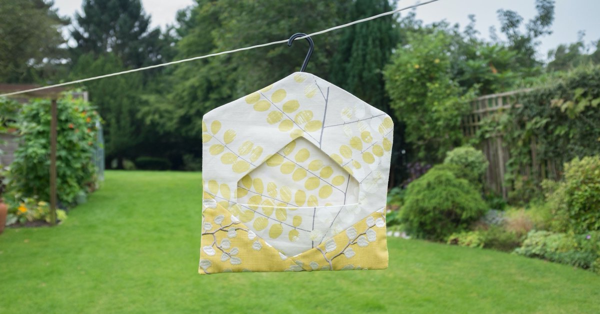With the return of a little sunshine, it's time to upgrade your peg bag to this beautiful design from @katherine_eleanor_crafts to brighten up your washing line!

Discover how to make your own inside issue 103 of Love Sewing, in shops now and available at bit.ly/3I3poOG