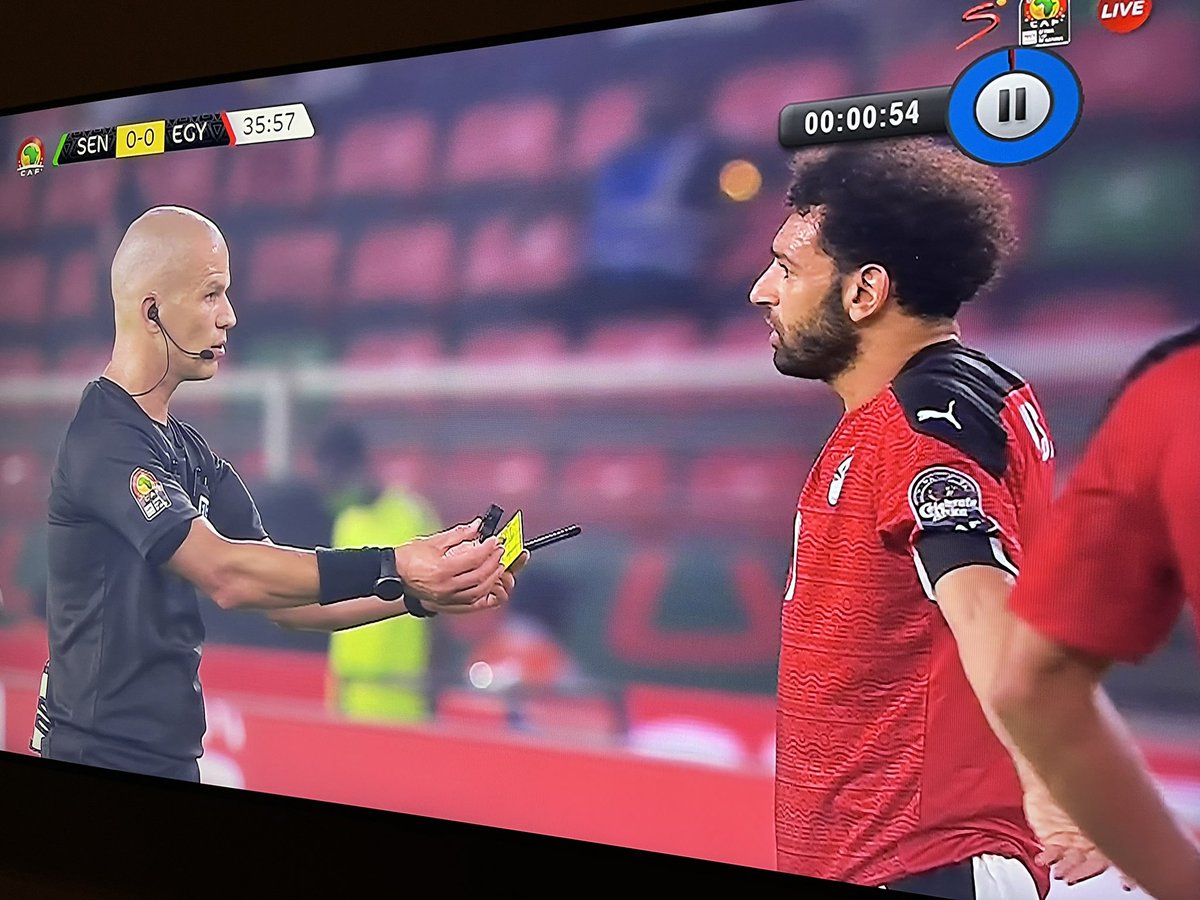 thamagane_m's tweet photo. He is called controversial by the SA media, Caf said you are our number 1 in Africa, this is Victor Gomes applying the laws of the game without fear or favour #SENEGY #AFCON21 https://t.co/EZH4ZeGLDP
