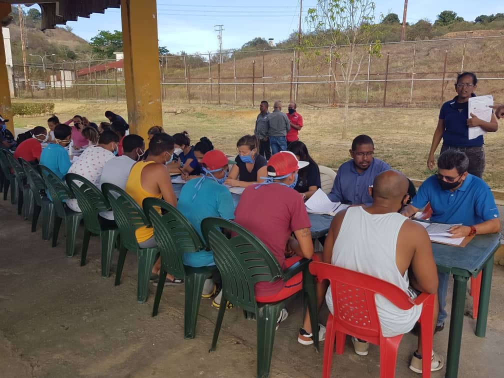 mirelct's tweet photo. Un operativo estratégico: Atencion Jurídica e Integral, #DDHH, Paz,  Disciplina y Seguridad, 10 días de trabajo coordinado entre el MPPSP,  los Órganos de Administración de Justica y la GNB, incorporando a los privados de libertad al régimen penitenciario. @NicolasMaduro https://t.co/IlcrGBgUfM