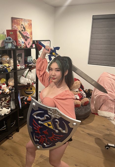 don&rsquo;t come near me or my virginity ever again 😤 https://t.co/vWKqc48V1R