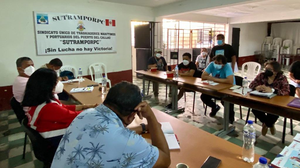 SunafilPeru's tweet photo. ✅ Equipo de la #IRECallao sostuvo mesa de trabajo con el Sindicato Único de Trabajadores Maritimos y Portuarios del Puerto del Callao - Sutramporpc.
✅ Para dar atención prioritaria a los trámites, consultas y denuncias de sus afiliados en defensa de sus derechos laborales. https://t.co/eg7vRl5frv