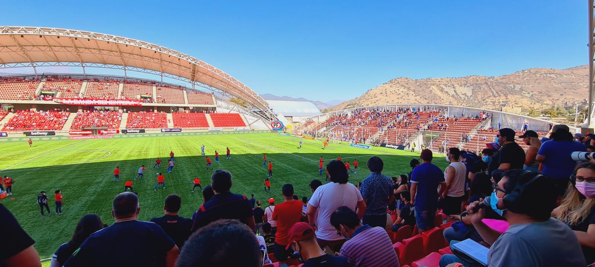 conexionazulcl's tweet photo. QUIERO DEJARLO TODO POR VER A LOS AZULES (?) 

#VamosLaU #UdeChile #AzUlesFC 💙❤ https://t.co/fX8dxRHt8P