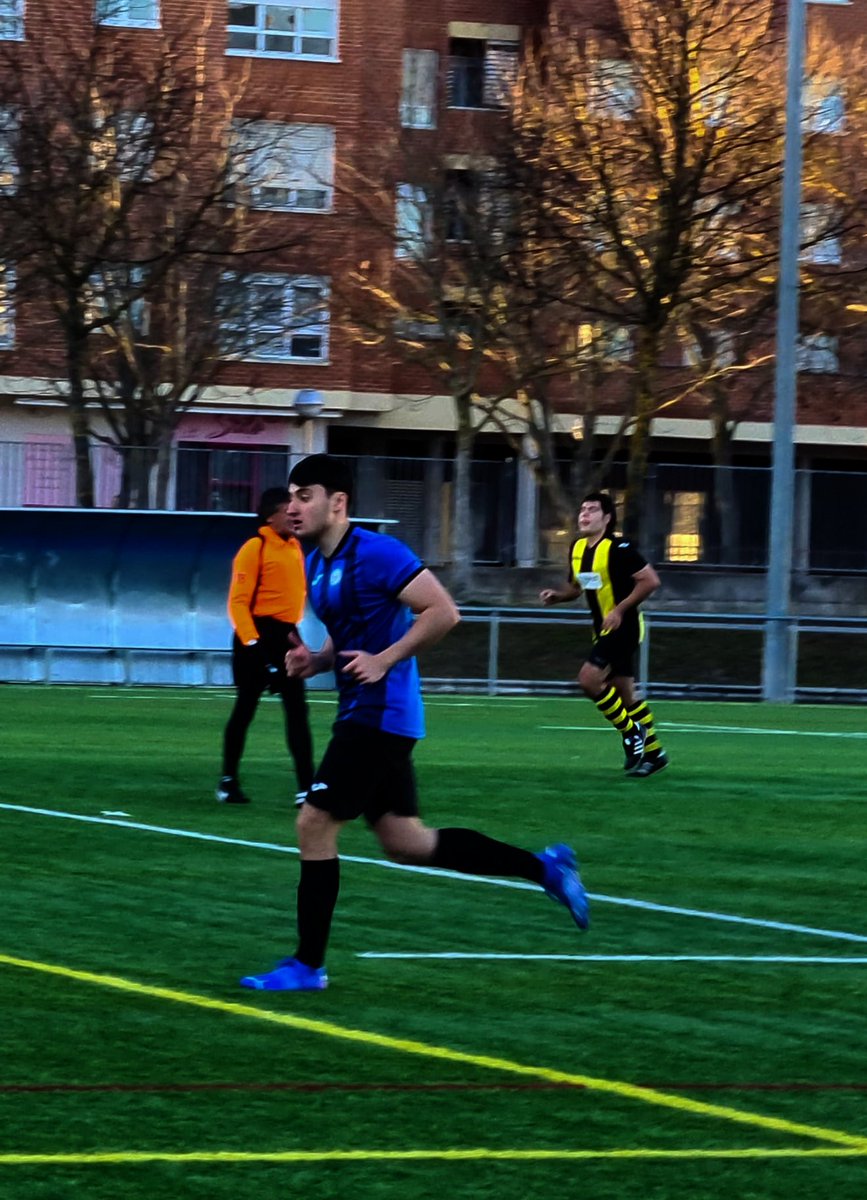 CChiringuito's tweet photo. Modo TANQUETA⚽
@Fercasi9 https://t.co/3BWdI0rTSA