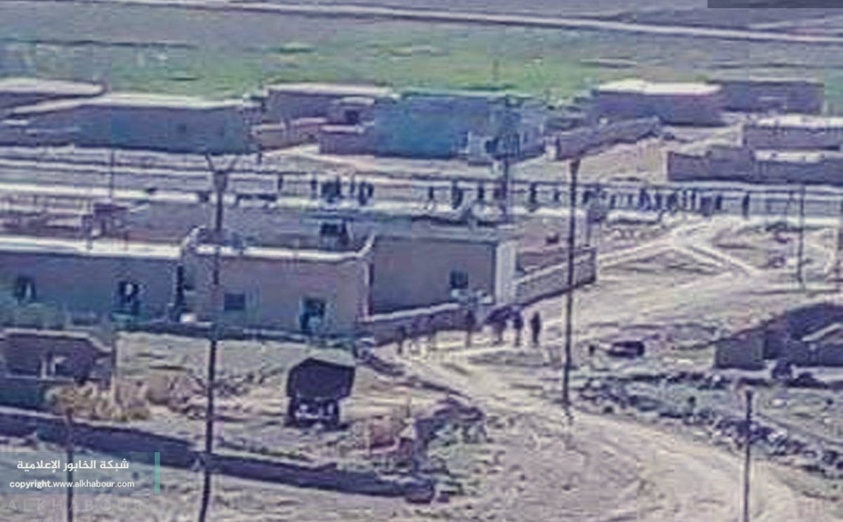 YPG_Violations's tweet photo. #الحسكة 
ميليشيا حزب PKK/PYD تشن حملة دهم وتفتيش طالت منازل المدنيين في قرية عب التينة التابعة لبلدة تل تمر شمال الحسكة. كما قام عناصر الحزب بإخراج المدنيين من منازلهم بالقوة بحجة وجود خلايا لتنظيم #داعش في القرية
#انتهاكات_YPG https://t.co/vJsUp1rtGI