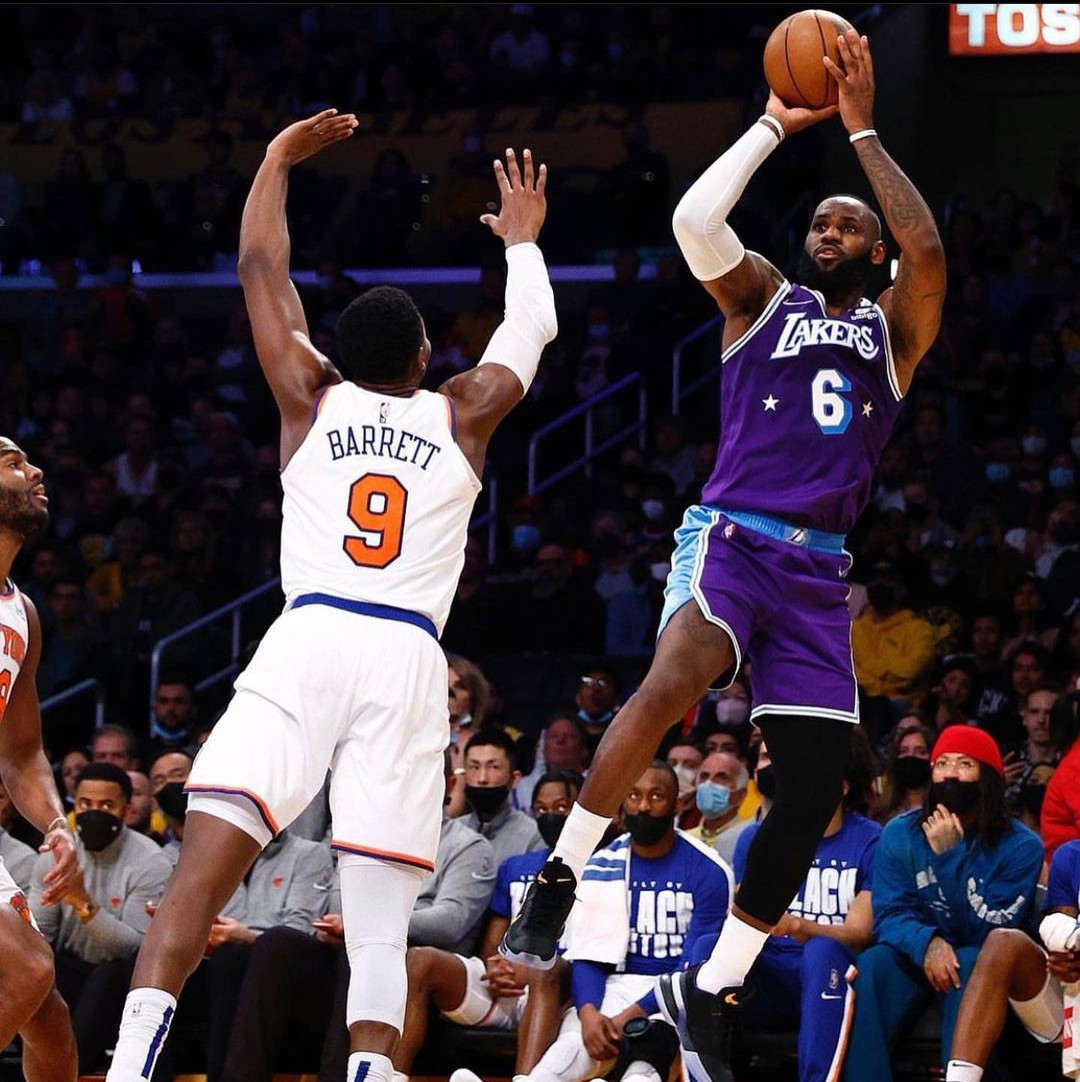 _4thewin's tweet photo. Eu ficaria tranquilamente, o resto da minha vida vendo o LeBron fazer fade away https://t.co/9QH4Ba7syX