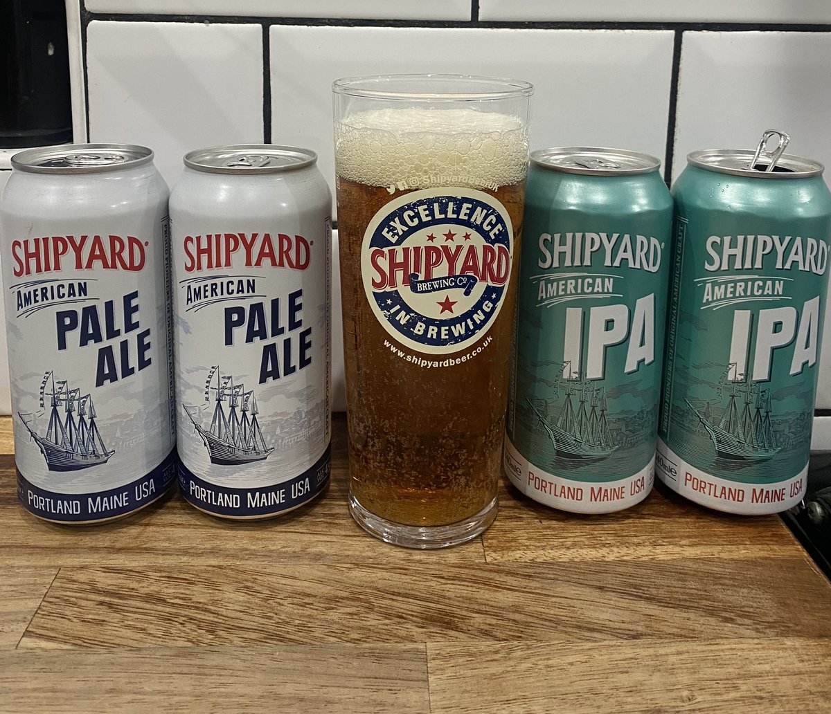followmartybear's tweet photo. Trying the recently released cans of @ShipyardBeerUK American IPA along with the American Pale Ale πππΊπΊπΈ #shipyard #shipyardipa #shipyardbrewing #ipa #beer #paleale #ale https://t.co/WfHfTt8vft