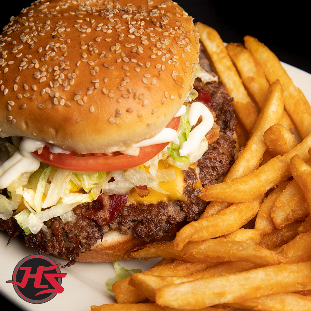 Hotshots_Bar's tweet photo. A Royale Burger with cheese just might be the thing you need for a perfect Sunday. Stop in tonight, or get your favorites delivered. #HungrySunday #RoyaleBurger https://t.co/GGMoqOHqj7