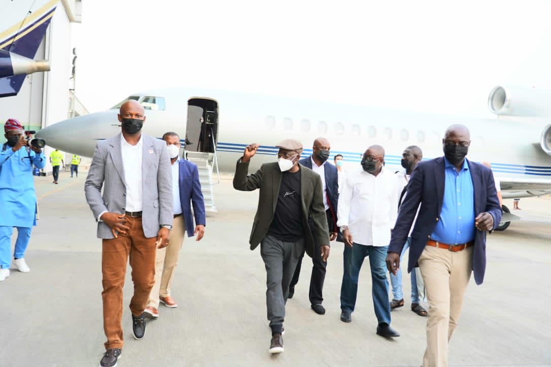 SaharaReporters's tweet photo. Tinubu Returns To Nigeria After Spending 10 Days In UK For Medical Attention | Sahara Reporters https://t.co/oviDBc3twu https://t.co/M9kWyYrIgu