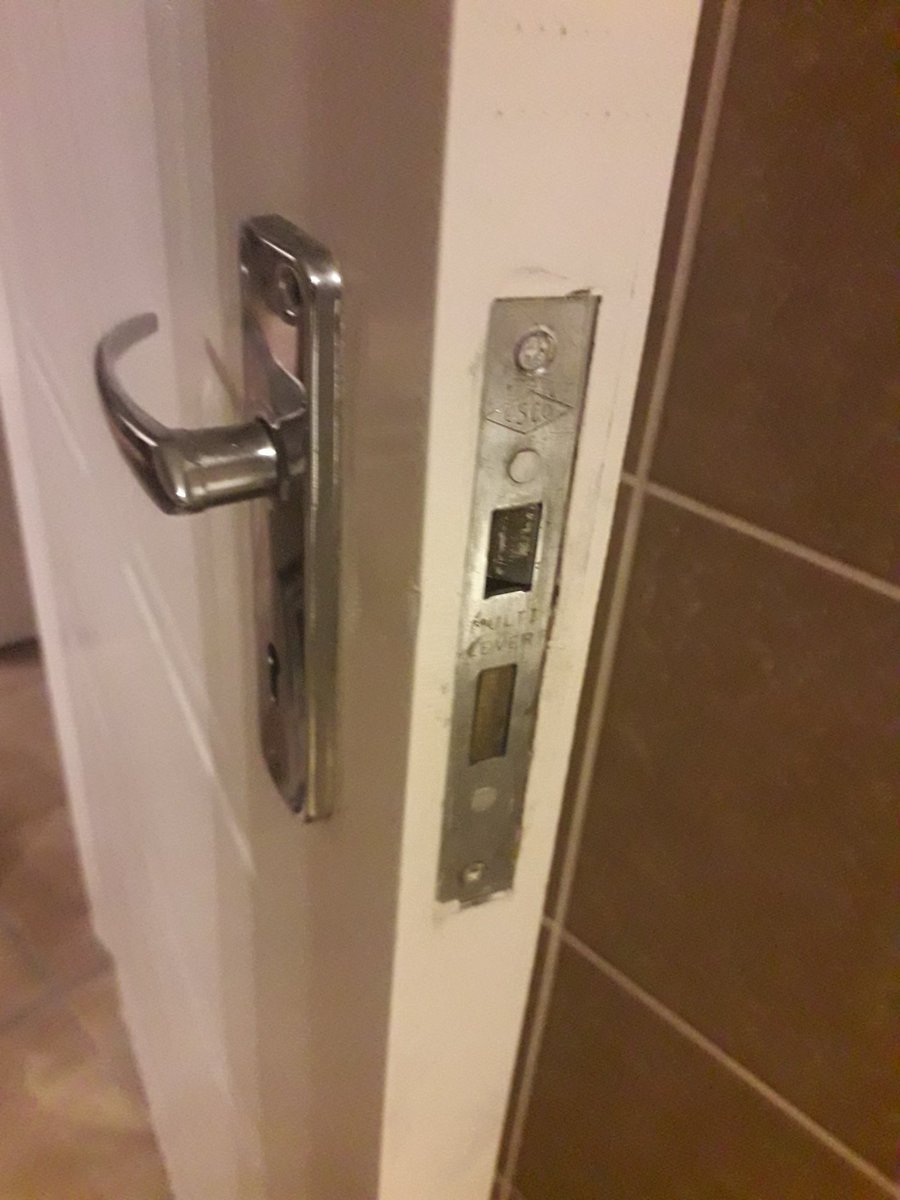 LuluiLiCoffey's tweet photo. RT https://t.co/lM6Hz1fzva When I'm bored I find things to do in the house. #constructionman #Handyman https://t.co/JDcttsgYbI