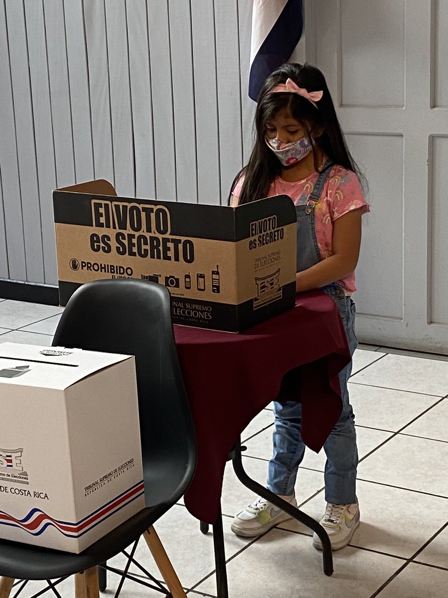 efwilliams1's tweet photo. I love the Costa Rican practice of teaching the next generation about voting rights and participation!  Polling stations just for kids!  #EleccionesCR #HumanRights #education @CanEmbCRHNNI https://t.co/TJZ2utnn6u