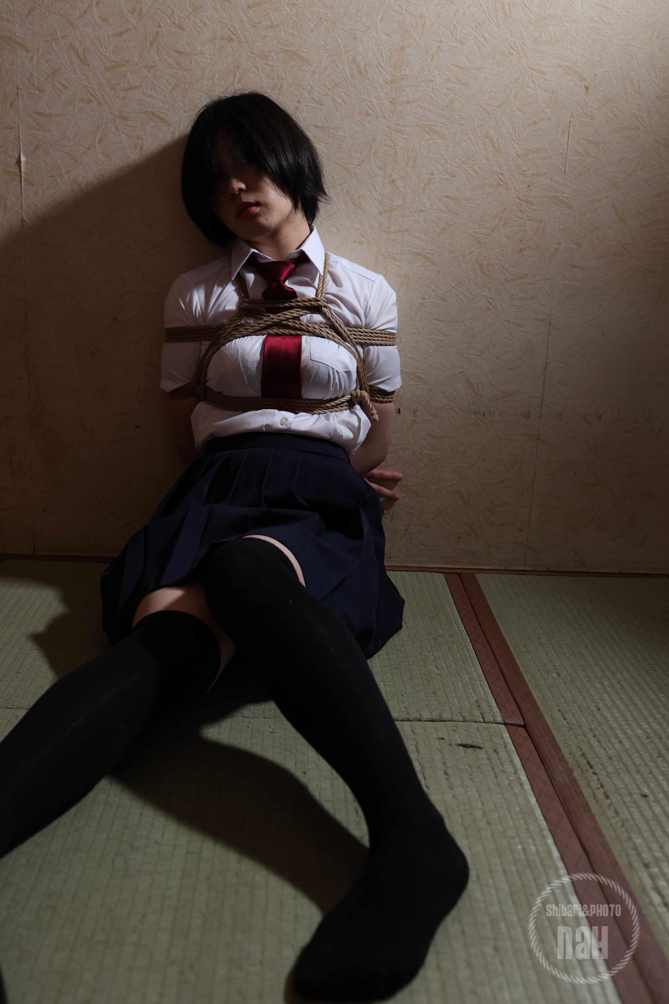 t昭和 緊縛画像 制服緊縛 昭和レトロな和室と縄は相性良すぎ  model：ねねこちゃん(@wanna_be_bunny) #緊縛撮影 #制服緊縛 #制服 #緊縛 #DID #フェチ 緊縛・拘束・撮影にご興味ある方はDMへ  #モデル募集 #受け手募集 https://t.co ...