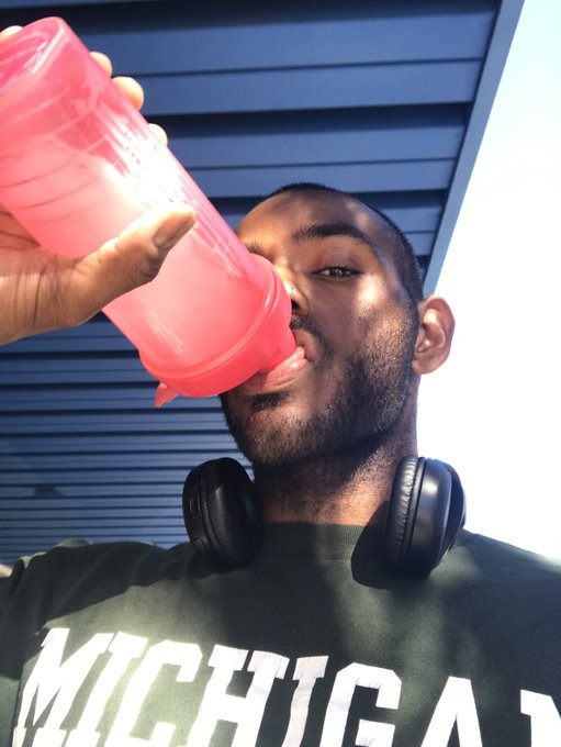 How y&rsquo;all durin 😊 https://t.co/38gjzb3PcO<a href="/tag/mvsales"class="tags"><span>#mvsales</span></a><a href="/tag/mvboys"class="tags"><span>#mvboys</span></a>