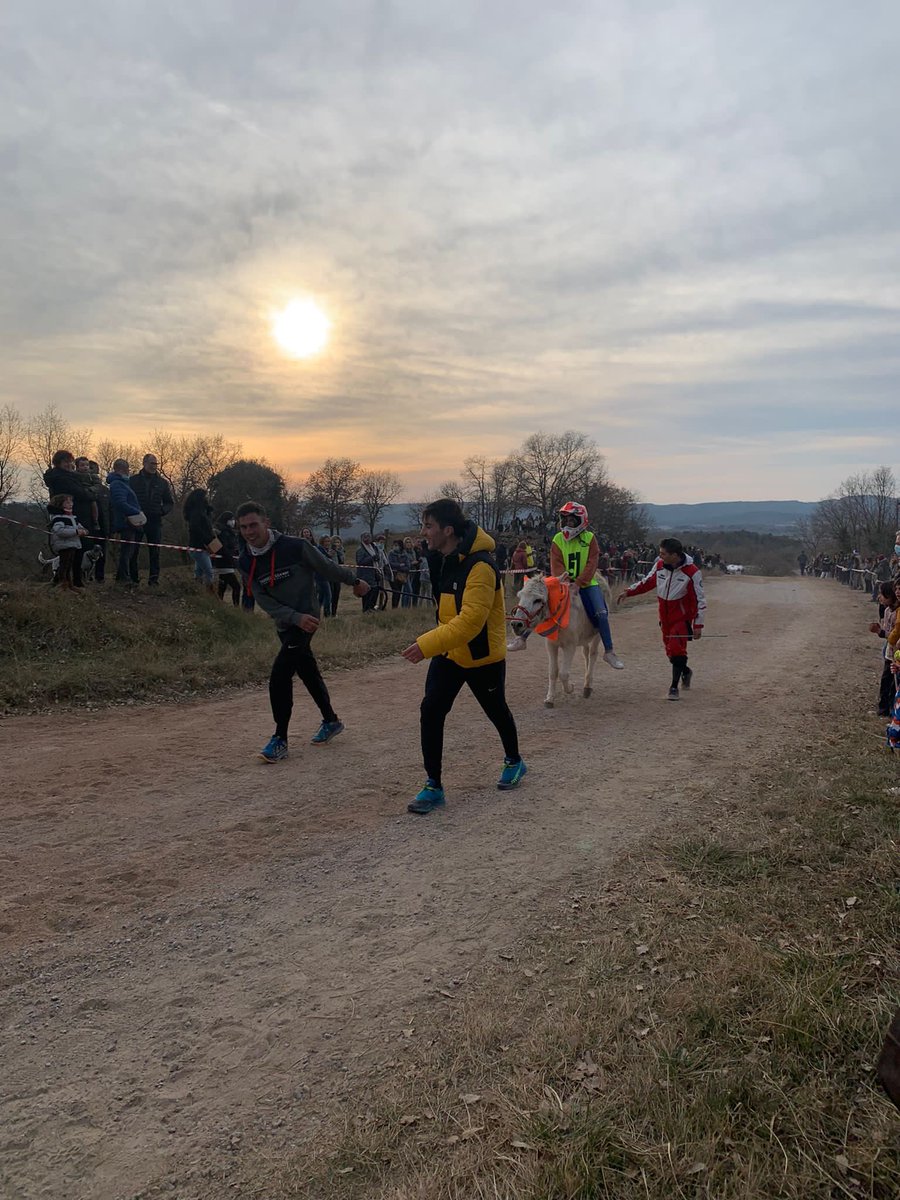 Gràcies Oscar! Posant fi a la Candelera 2022. @Juliavall24 <a href="/ptomas10/">Pau Tomàs</a>  😎 gran equip, millor afició!