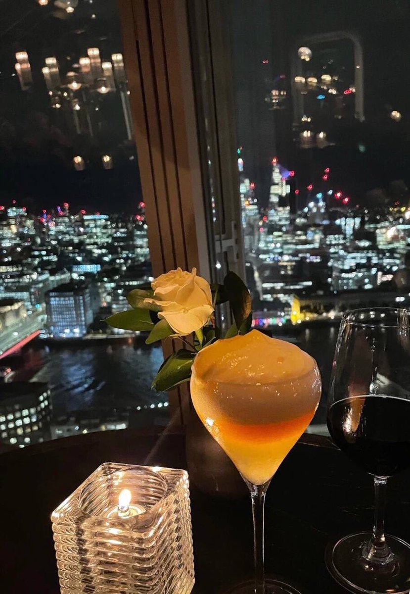 linnababylee's tweet photo. #NewYork #Restaurant #redwine #nightscene #celebrate #2022NewYear #BarbieXBaby 
Say goodbye to 2021 with ordinary blessings and welcome the new 2022. Come on, come on, come on. https://t.co/NyQQpJIcPN