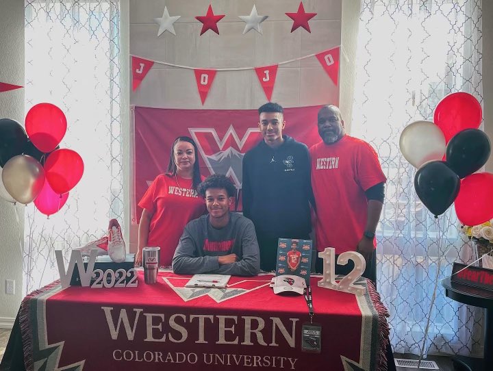 Josiah (JoJo) Roy (@josiahroy3) on Twitter photo Signed…sealed…ready to go! <a href="/Jas_Bains_12/">Jas Bains</a> <a href="/joemclain13/">Coach Joe McLain</a> <a href="/pinecreek_fb/">Pine Creek Football</a> @i_mpossiblept
#Mountup Signed…sealed…ready to go! <a href="/Jas_Bains_12/">Jas Bains</a> <a href="/joemclain13/">Coach Joe McLain</a> <a href="/pinecreek_fb/">Pine Creek Football</a> @i_mpossiblept
#Mountup