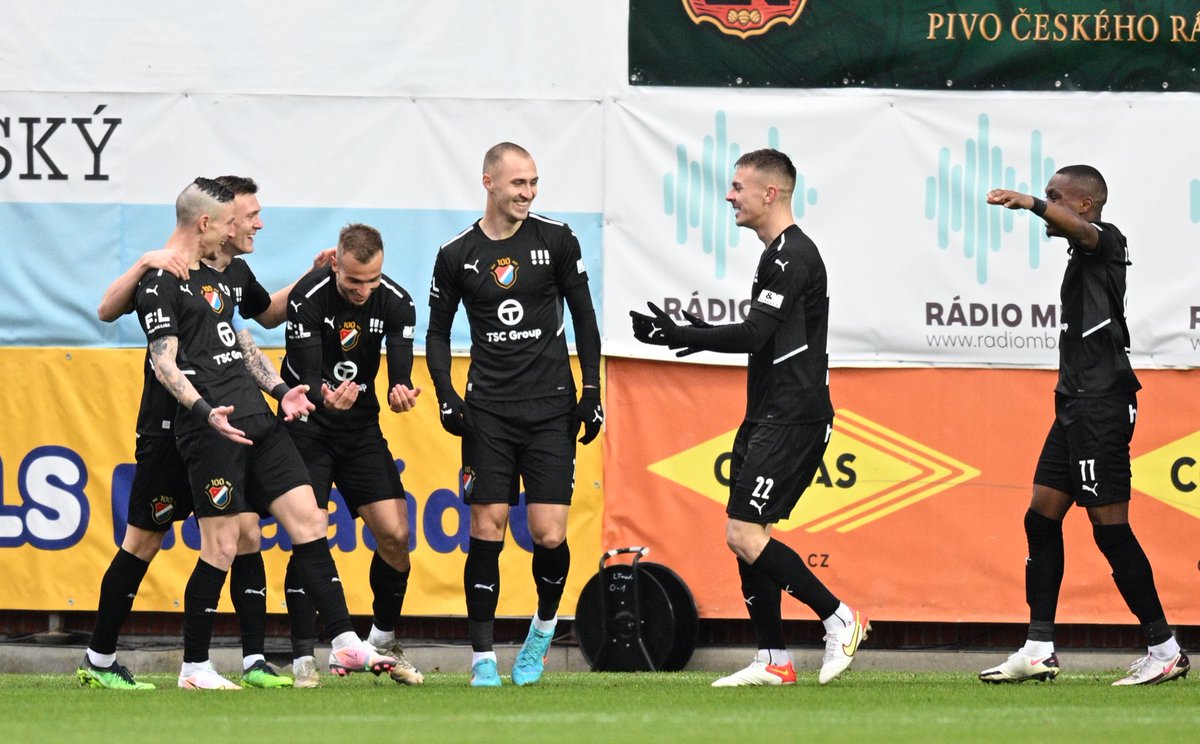 fcbanikostrava's tweet photo. Podeváté v řadě bez porážky! 🤌🏻#mblova https://t.co/wJpEqFPxVk