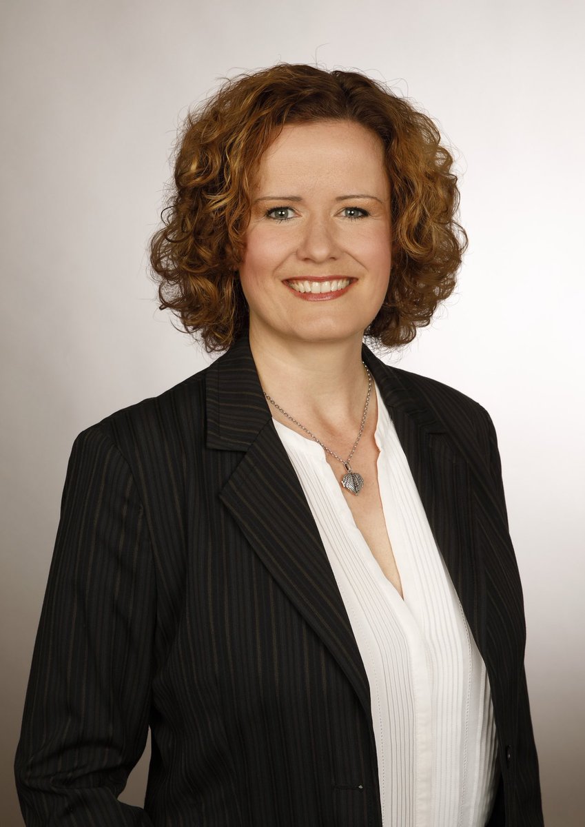 #ZDF #HeuteJournal berichtet über 3 #Bundespräsidenten #Kandidaten. Hat aber die #Kandidatin der #FREIENWÄHLER unterschlagen. Dr. Stephanie #Gebauer. Sollte nicht passieren. War evtl. nur ein Bericht über Kandidaten. Kandidatinnen kommen in nächster Sendung?