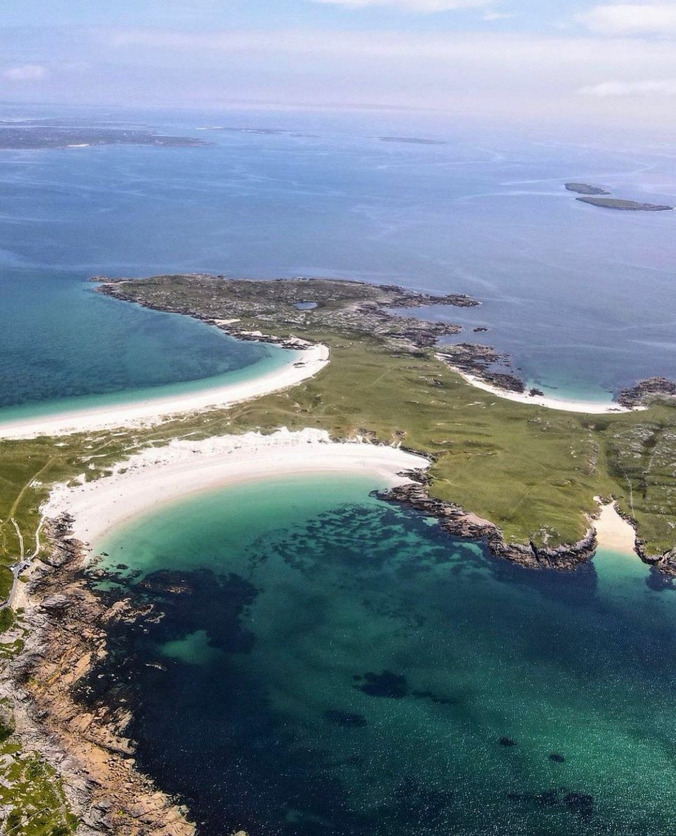Dog’s Bay &amp; Gurteen, the beaches of Roundstone, Co. Galway 🏝🌊☀️
📷flying.hiker #LoveConnemara