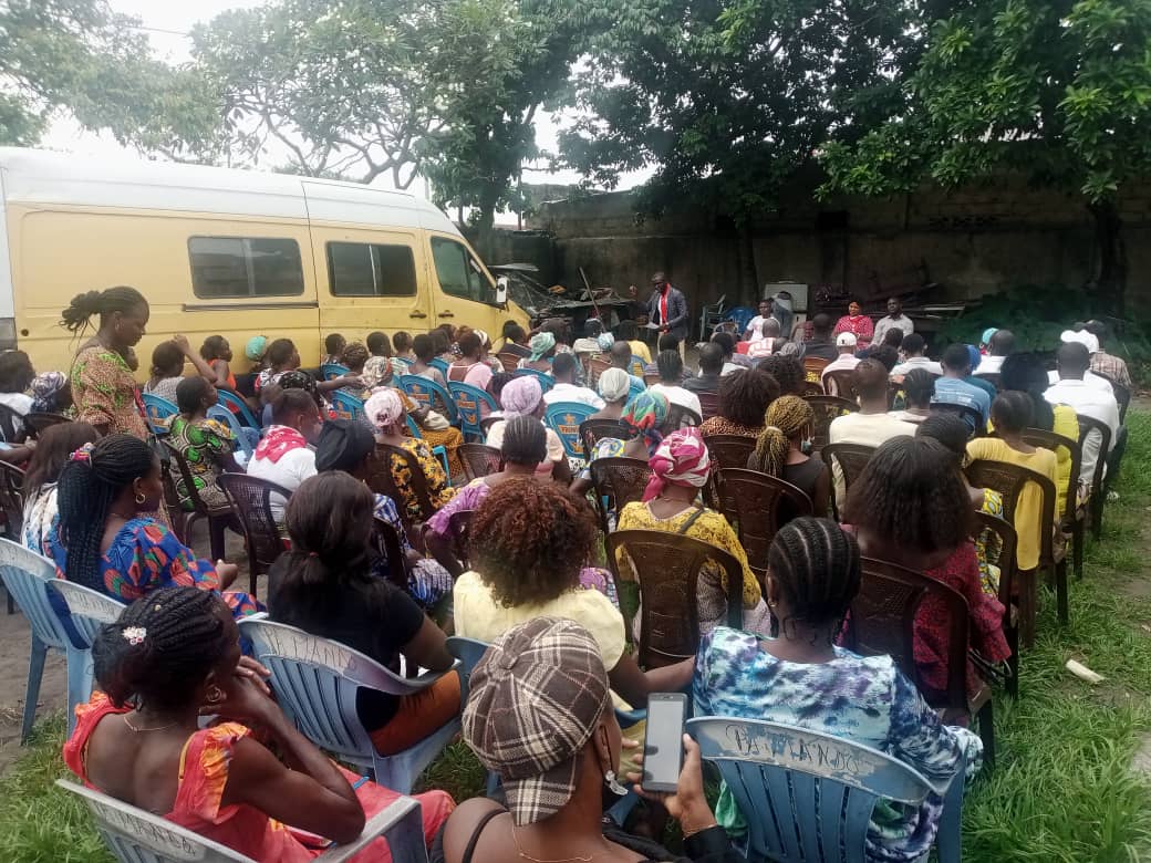 UncMasina's tweet photo. COMPTE RENDU

Il s'est tenu ce dim 06/02, la reun° d la fed @UncMasina, dns l cadr d nos activités pol.
Pt inscrit à l'ordr du jr :
- l'adresse du sec fed ÉRIC LONDA
- l'actu pol
- la présentat° du calendrier pol d'activité d la fed pr 7 année @2022 et sa remiz aux chefs d corps https://t.co/KbkhUu10uO
