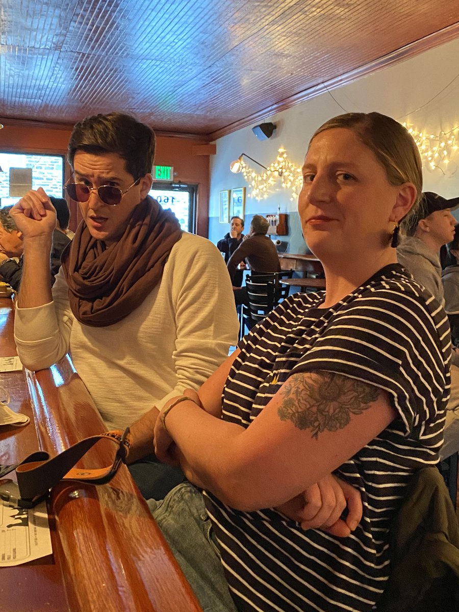 kuhthreevin's tweet photo. Hey we saw you from across the bar and hate your vibe please don’t approach. @deaniebb #TwitterlessJen https://t.co/MWbTmOm0KG
