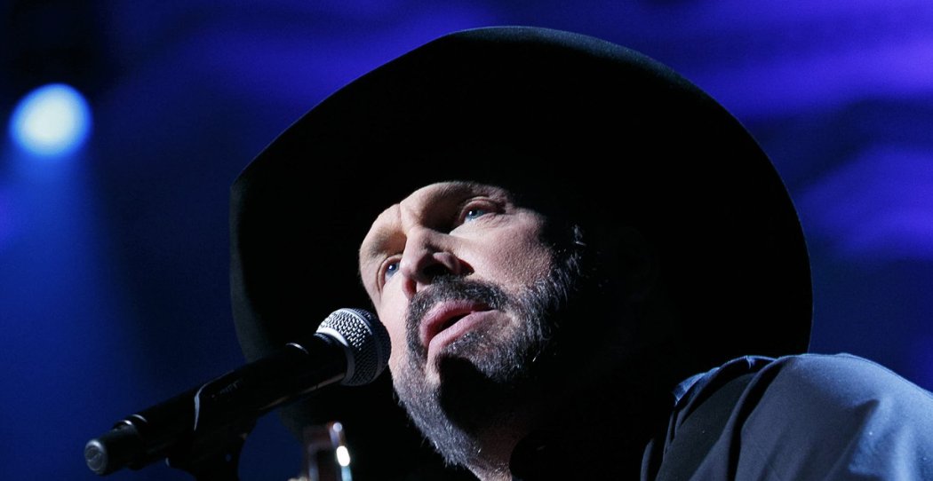 HAPPY 60th BIRTHDAY: Garth Brooks, US singer-songwriter & guitarist (b. 1962)  